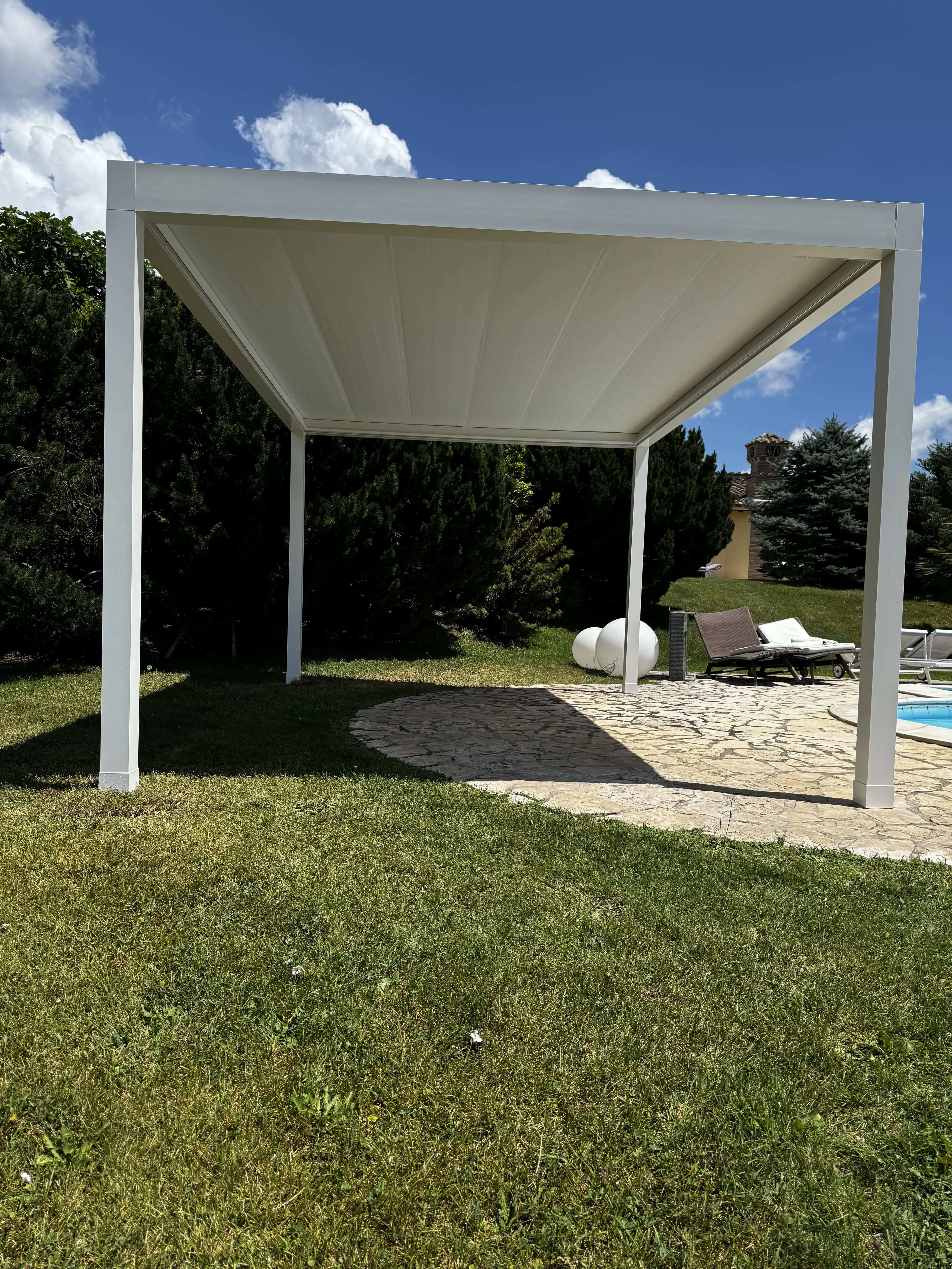 Pergola a tetto piano