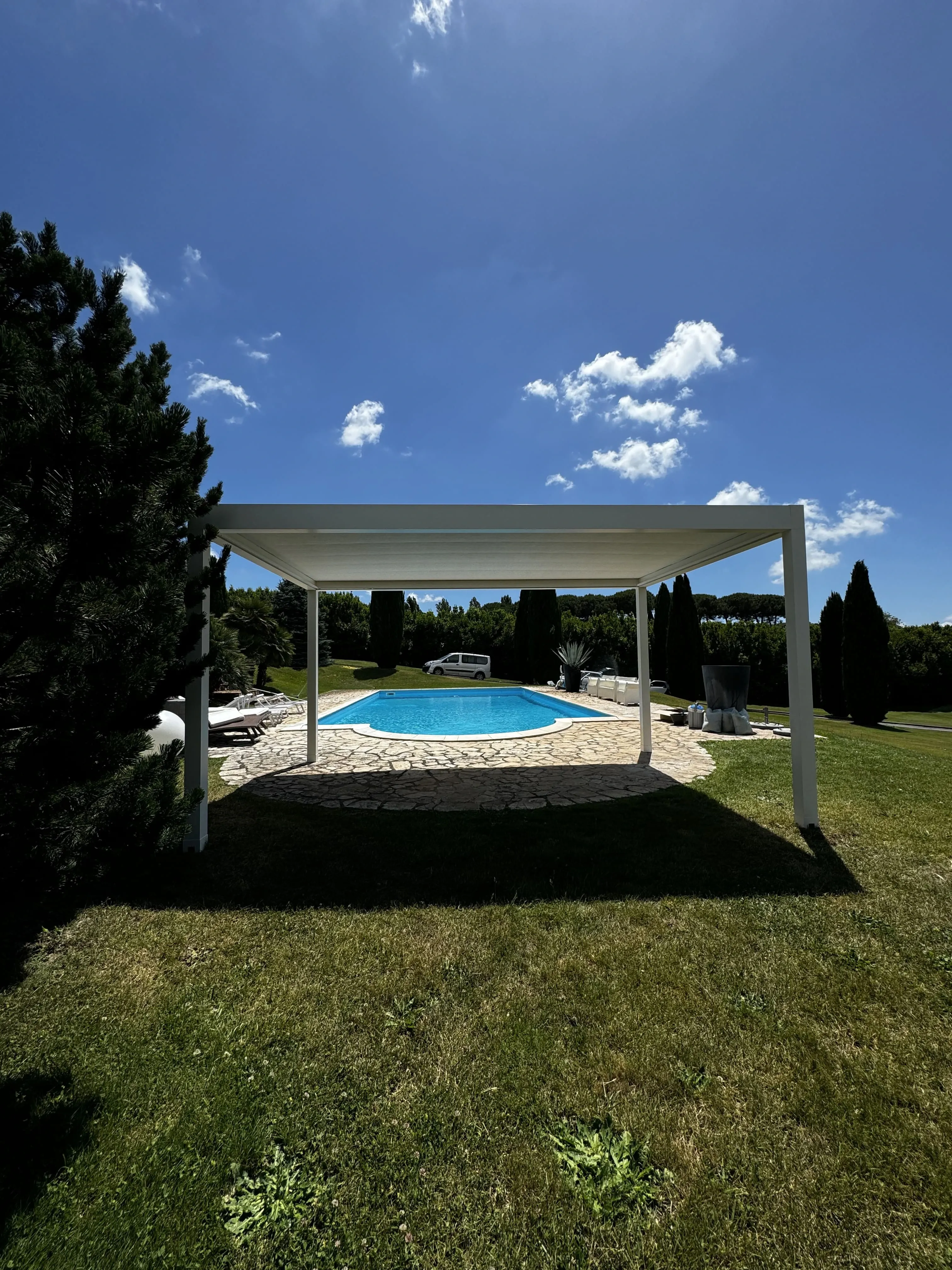Pergola a tetto piano