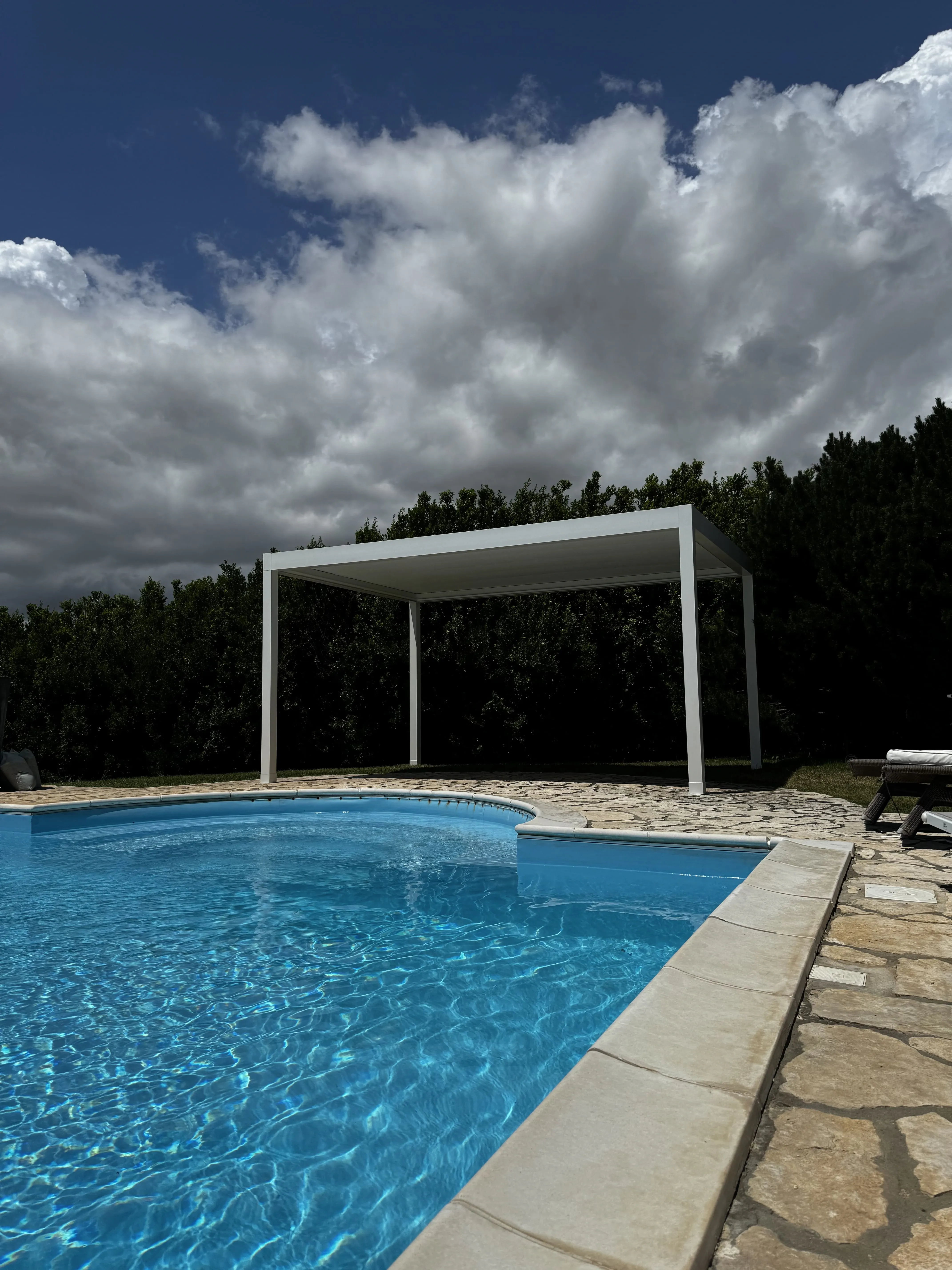 Pergola a tetto piano