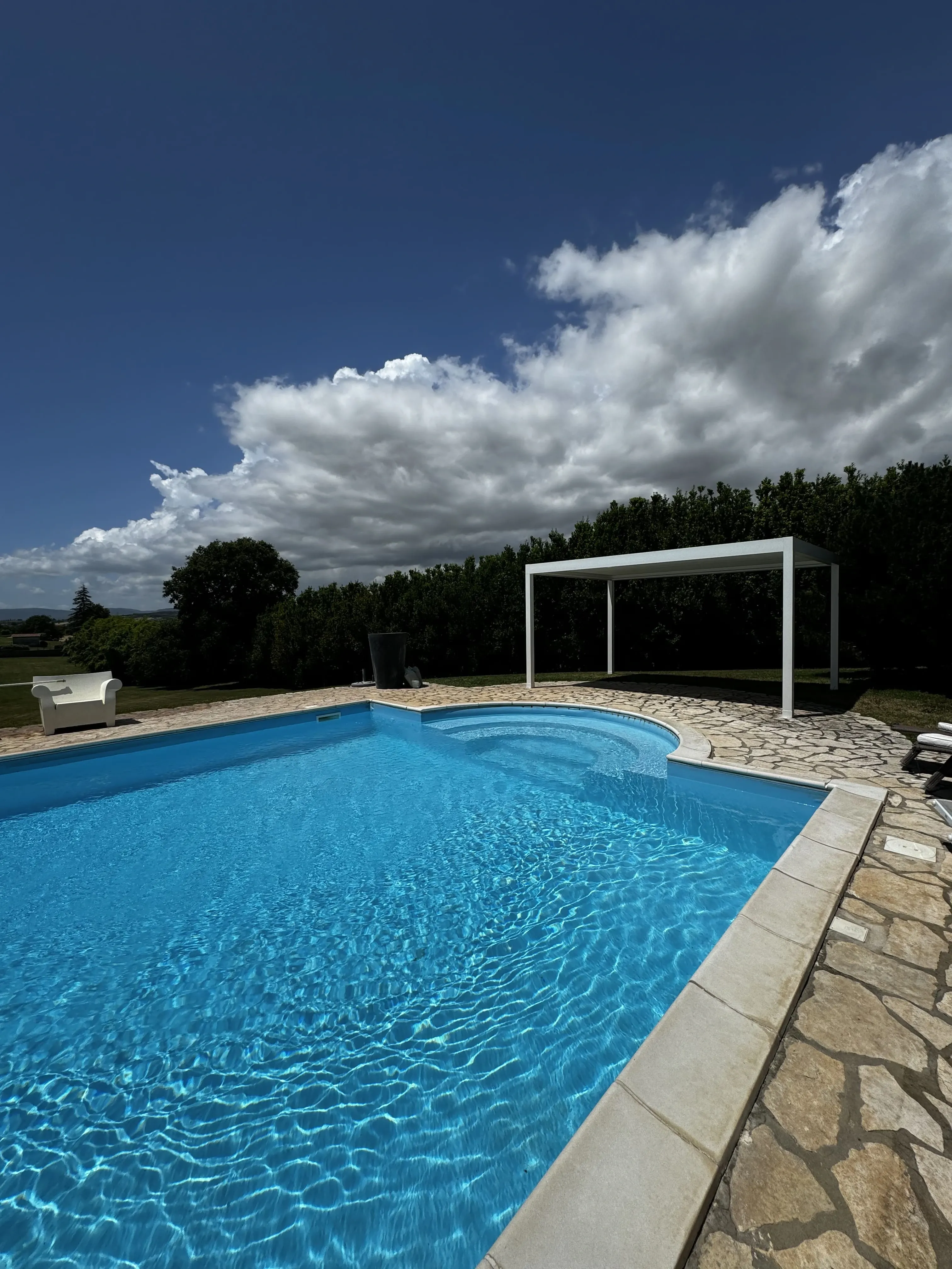 Pergola a tetto piano