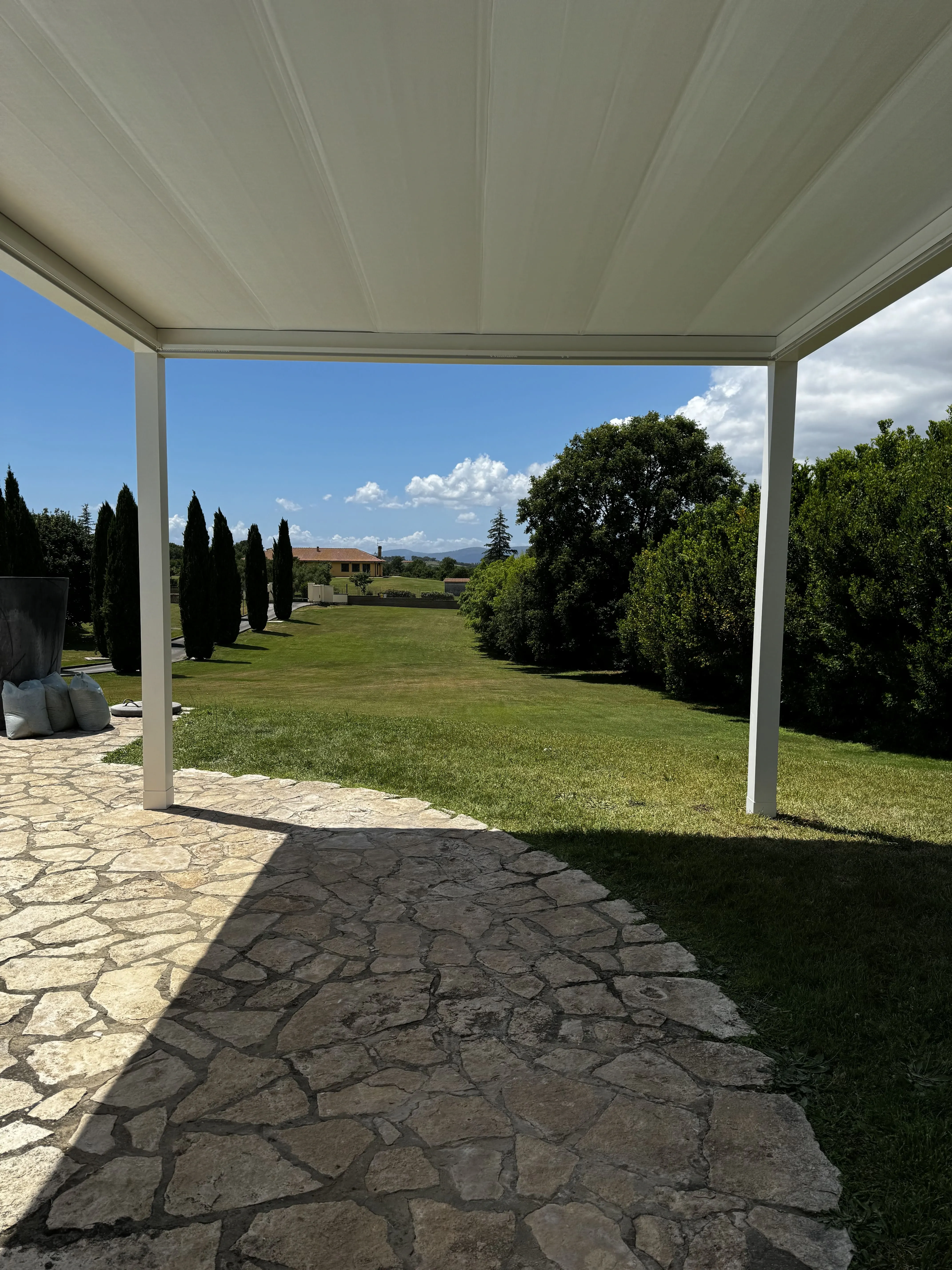 Pergola a tetto piano